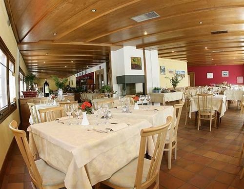 Crimea Wine Hotel Chiavenna Exteriér fotografie
