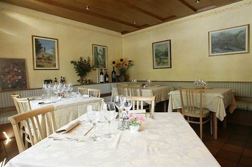 Crimea Wine Hotel Chiavenna Exteriér fotografie