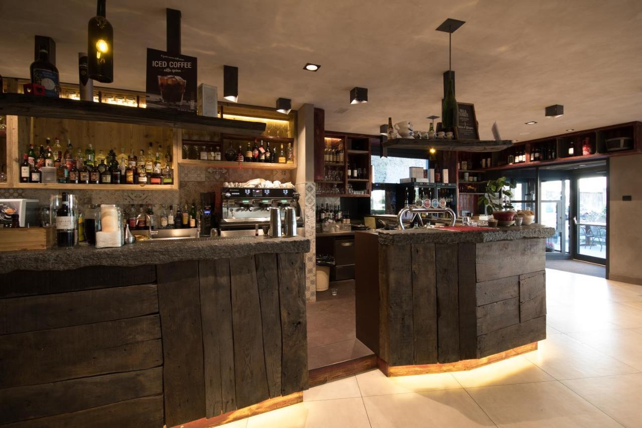 Crimea Wine Hotel Chiavenna Exteriér fotografie